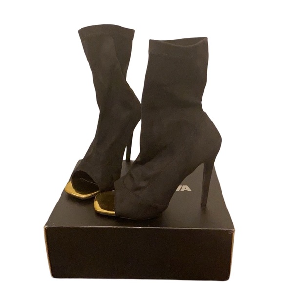 Fashion Nova Gold Toe/Peep Toe Bootie - Picture 5 of 5